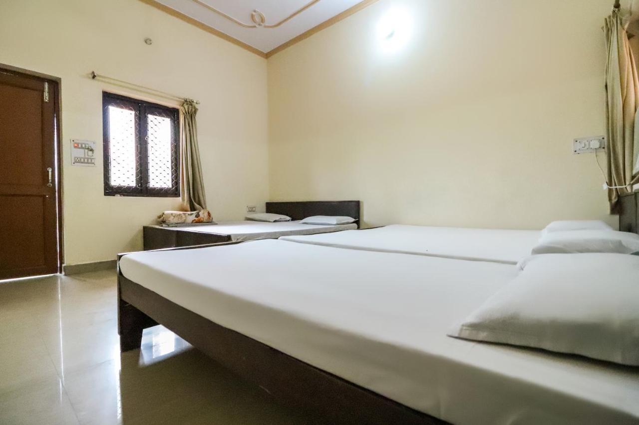 Spot On 60838 Shri Giriraj Dham Hotel Govardhan Exterior foto